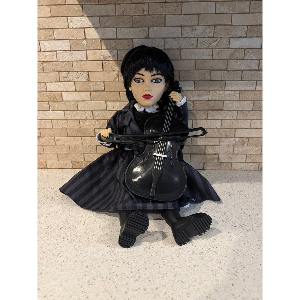 13-in Musical Wednesday Addams Tabletop Animatronic Figurine new no box
